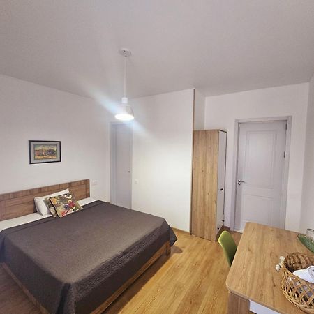 Hotel Home Tbilisi Eksteriør bilde