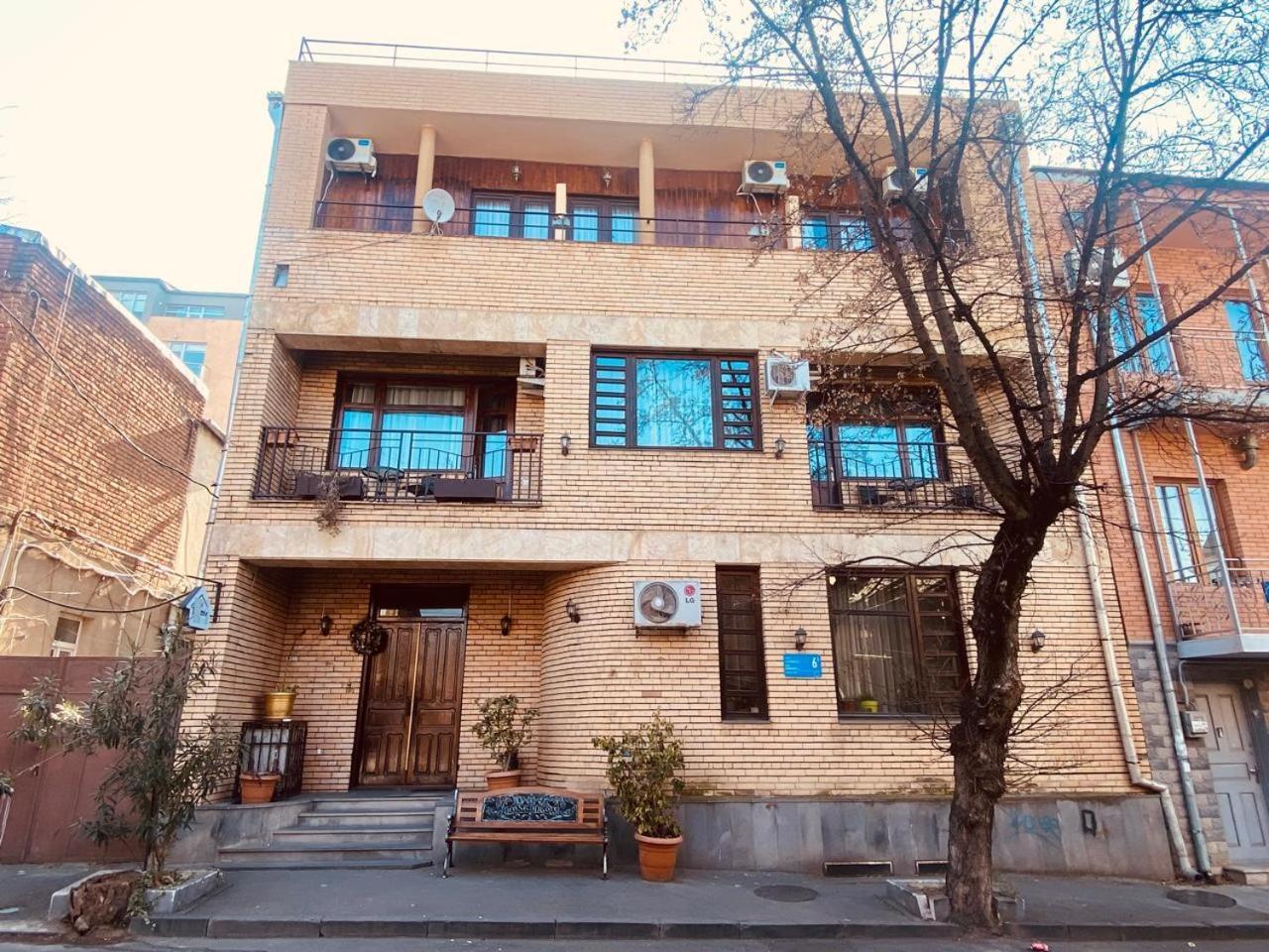 Hotel Home Tbilisi Eksteriør bilde