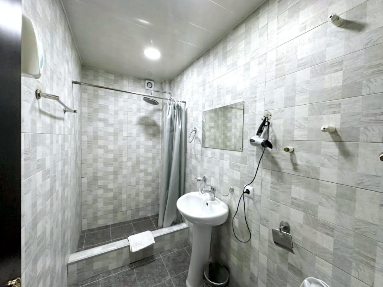 Hotel Home Tbilisi Eksteriør bilde